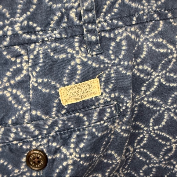 Lauren Ralph Lauren Women’s Blue Geographic Batik Patterned Shorts size 8 GUC - Picture 3 of 6
